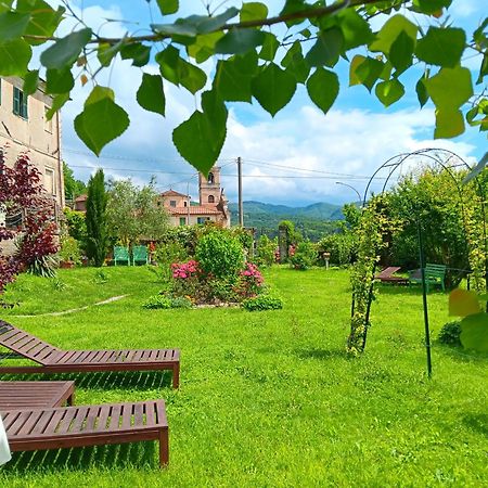 Monti Guesthouse Monti di Licciana Nardi Екстер'єр фото