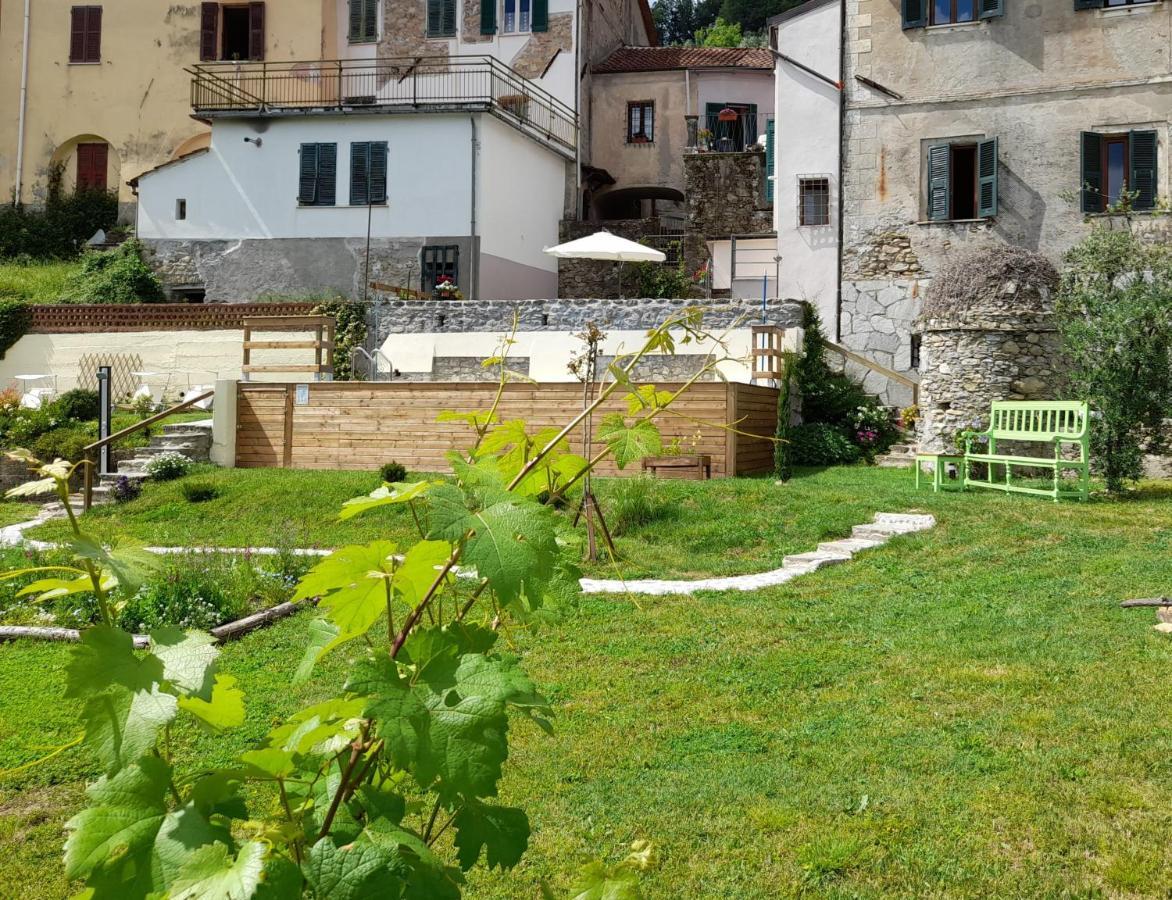 Monti Guesthouse Monti di Licciana Nardi Екстер'єр фото