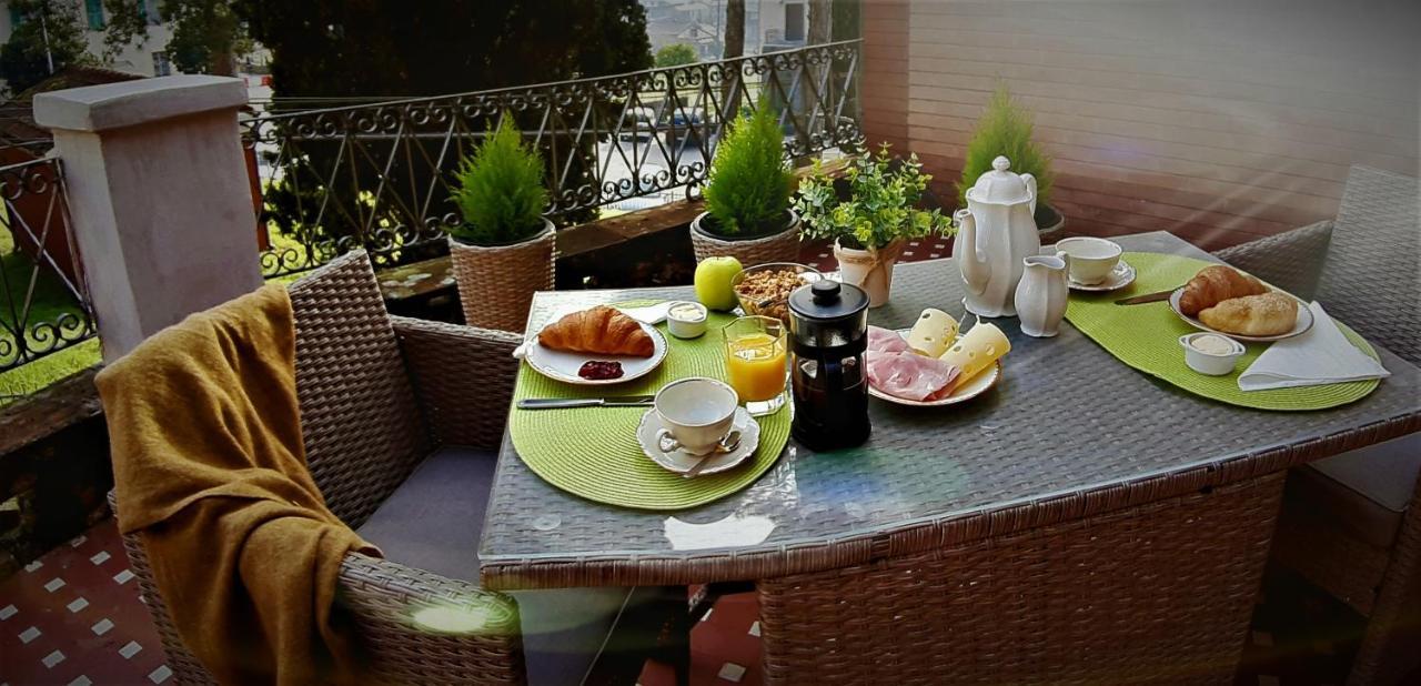 Monti Guesthouse Monti di Licciana Nardi Екстер'єр фото