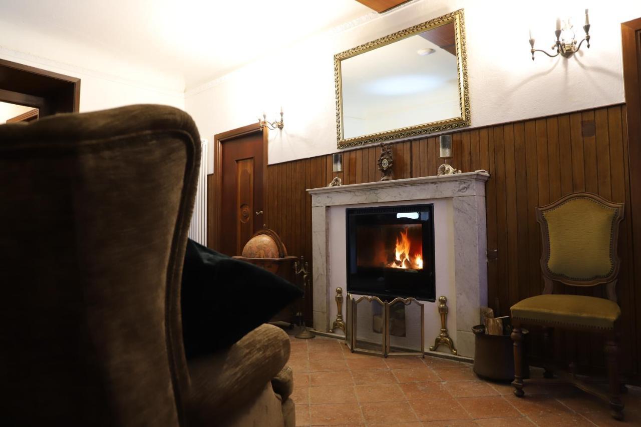 Monti Guesthouse Monti di Licciana Nardi Екстер'єр фото