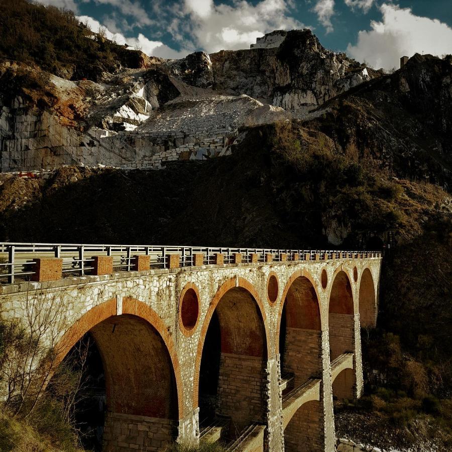 Monti Guesthouse Monti di Licciana Nardi Екстер'єр фото