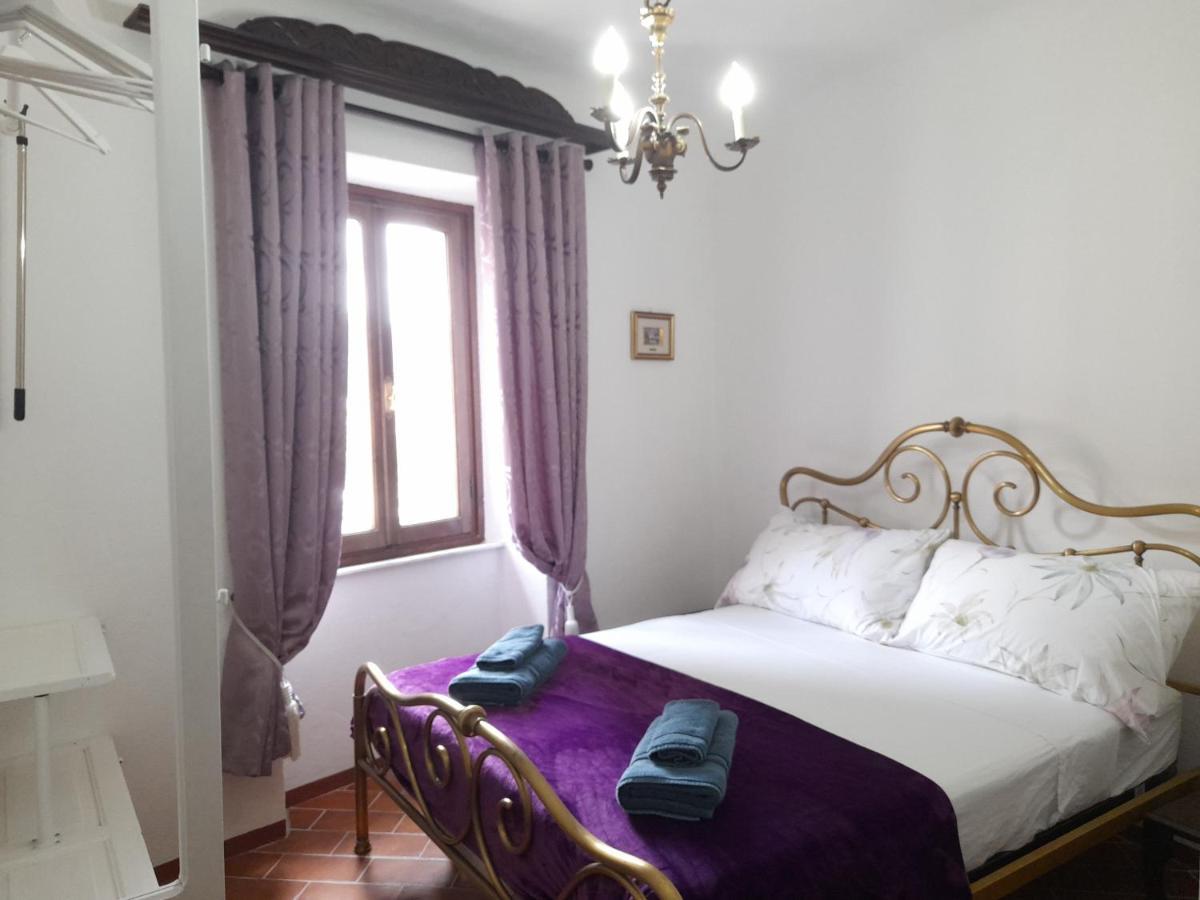 Monti Guesthouse Monti di Licciana Nardi Екстер'єр фото