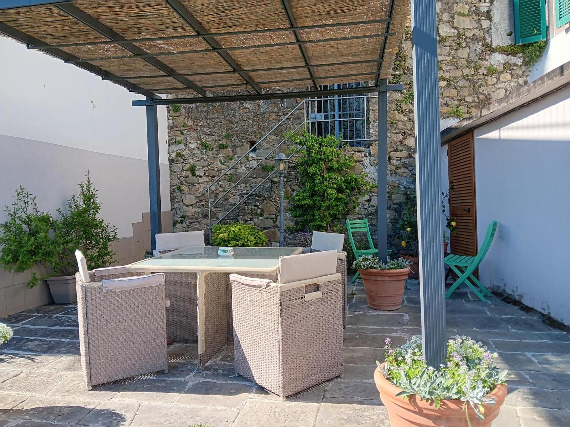 Monti Guesthouse Monti di Licciana Nardi Екстер'єр фото