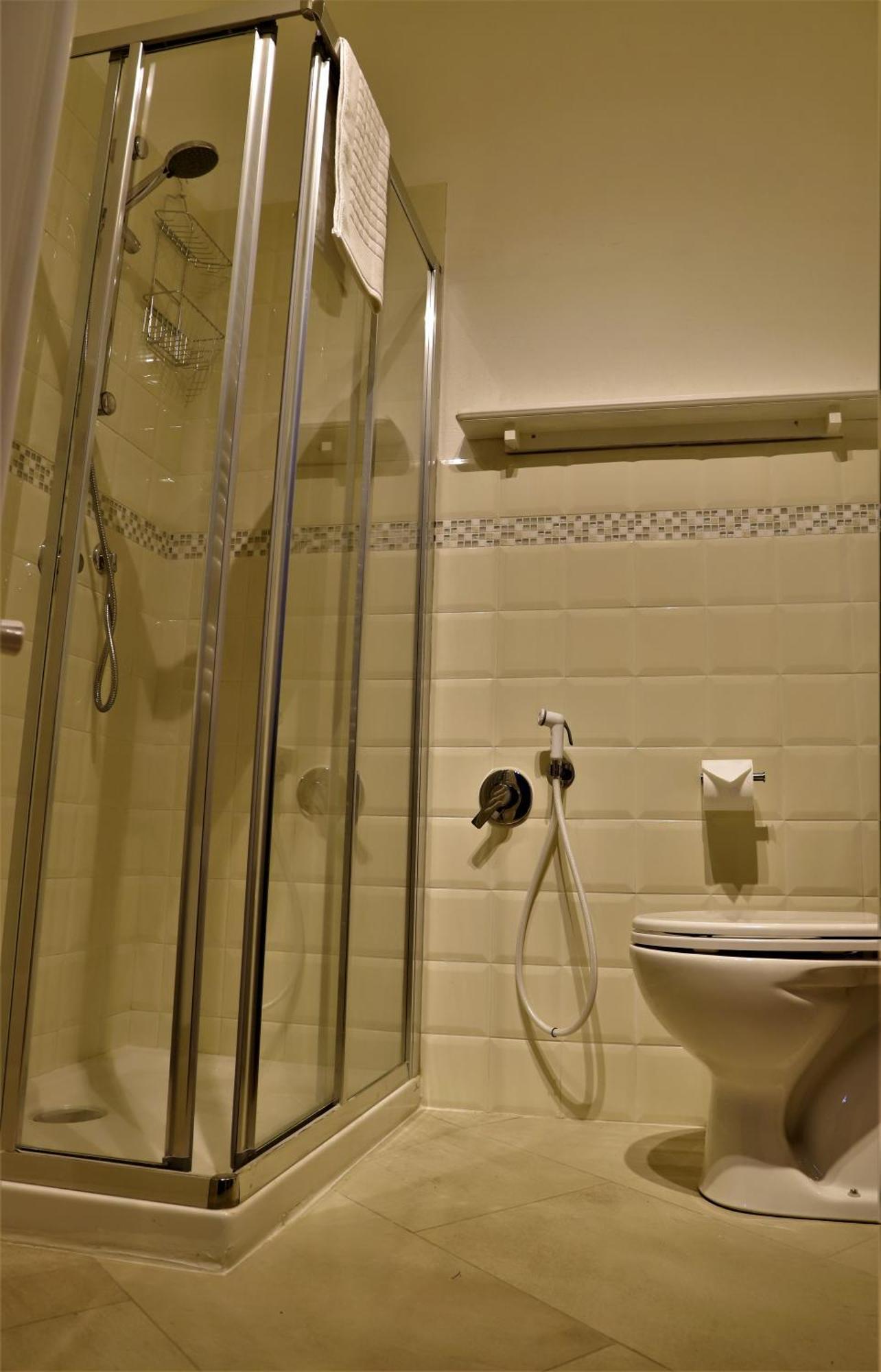 Monti Guesthouse Monti di Licciana Nardi Екстер'єр фото