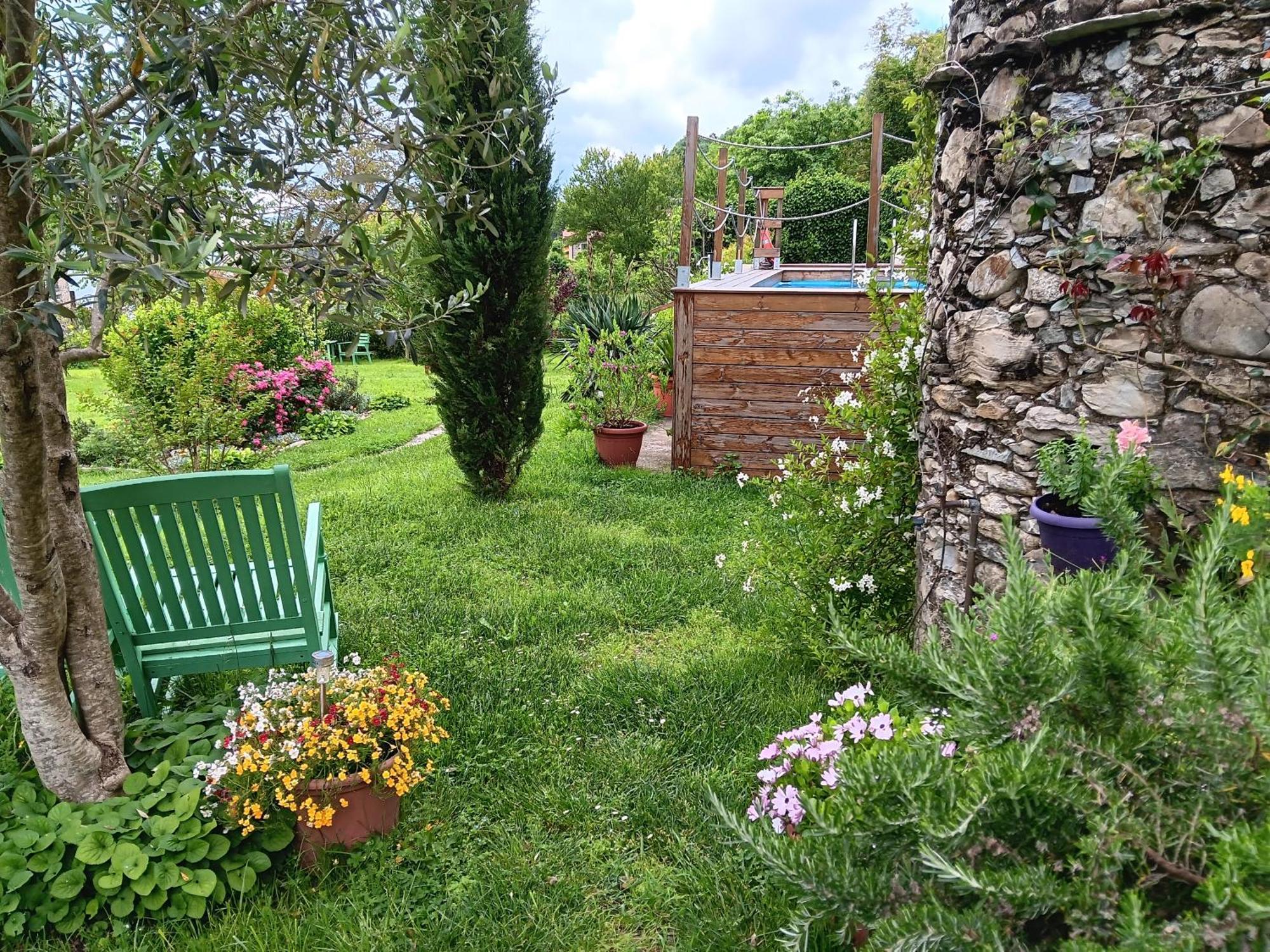 Monti Guesthouse Monti di Licciana Nardi Екстер'єр фото